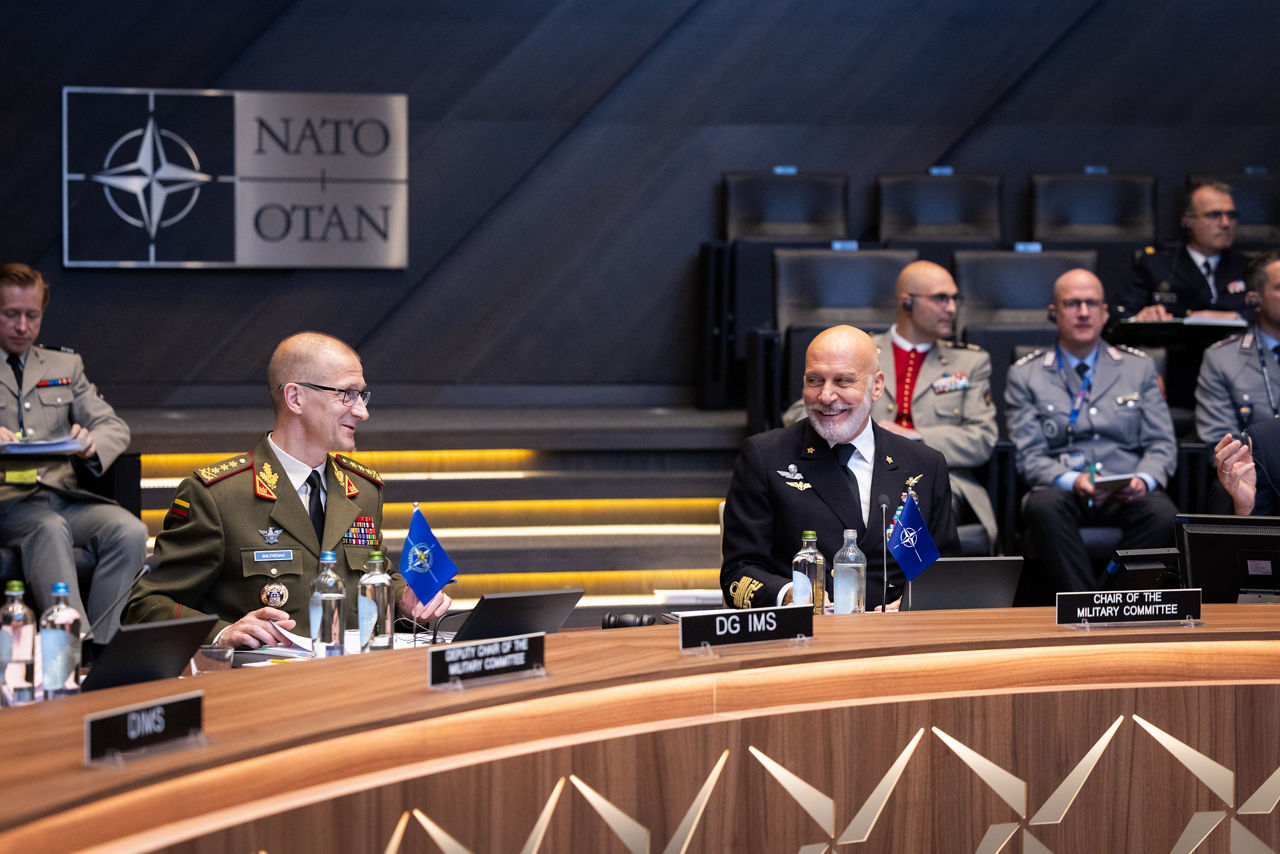 Left to Right - The Director General of the International Military Staff (DGIMS), Lieutenant General Remigijus Baltrėnas and the Chair of the NATO Military Committee (CMC), Admiral
Giuseppe Cavo Dragone.