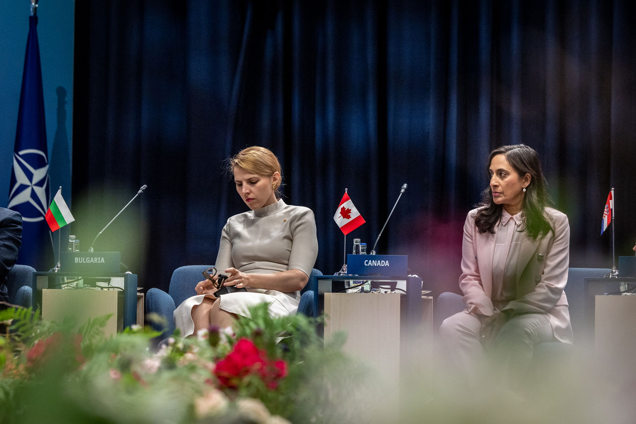 Velislava Petrova-Chamova (Minister of Foreign Affairs, Bulgaria) and Anita Anand (Minister of Foreign Affairs, Canada)