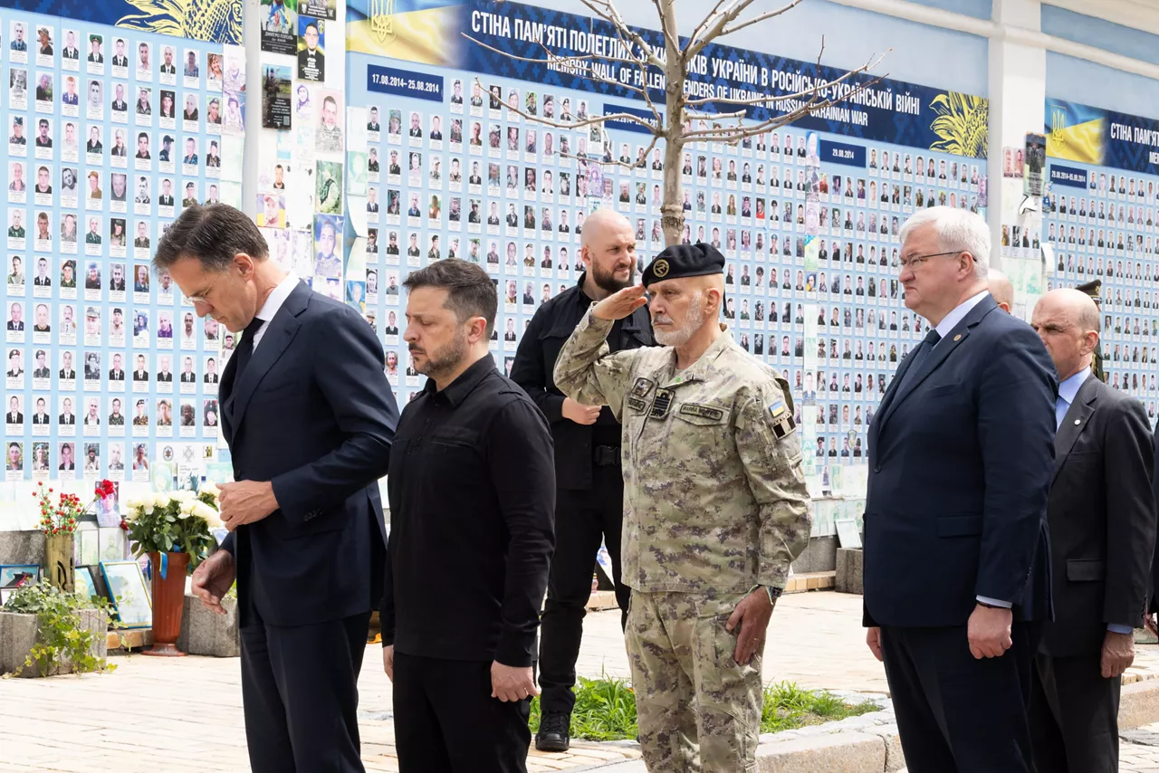 NATO Secretary General Mark Rutte, Chair of the Military Committee Admiral Giuseppe Cavo Dragone, Volodymyr Zelenskyy, President of Ukraine, and Andrii Sybiha, Minister of Foreign Affairs of Ukraine in a wreath-laying ceremony at the Wall of Remembrance of the Fallen for Ukraine