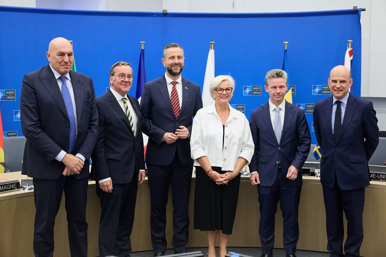 Signature of the agreement on the European Long-range Strike Approach (ELSA) between France, Germany, Italy, Poland, Sweden and the United Kingdom