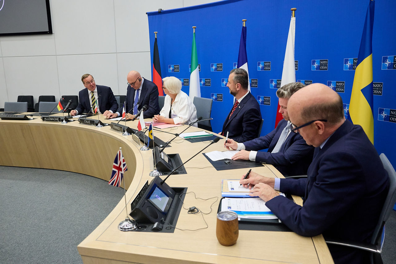 Signature of the agreement on the European Long-range Strike Approach (ELSA) between France, Germany, Italy, Poland, Sweden and the United Kingdom