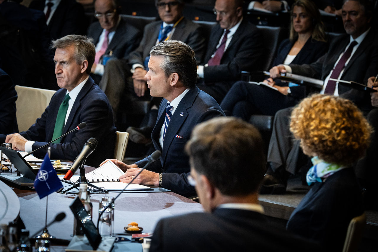 [from left to right] Dan Jarvis (Secretary of Defence, United Kingdom) and Pete Hegseth (US Secretary of War)
