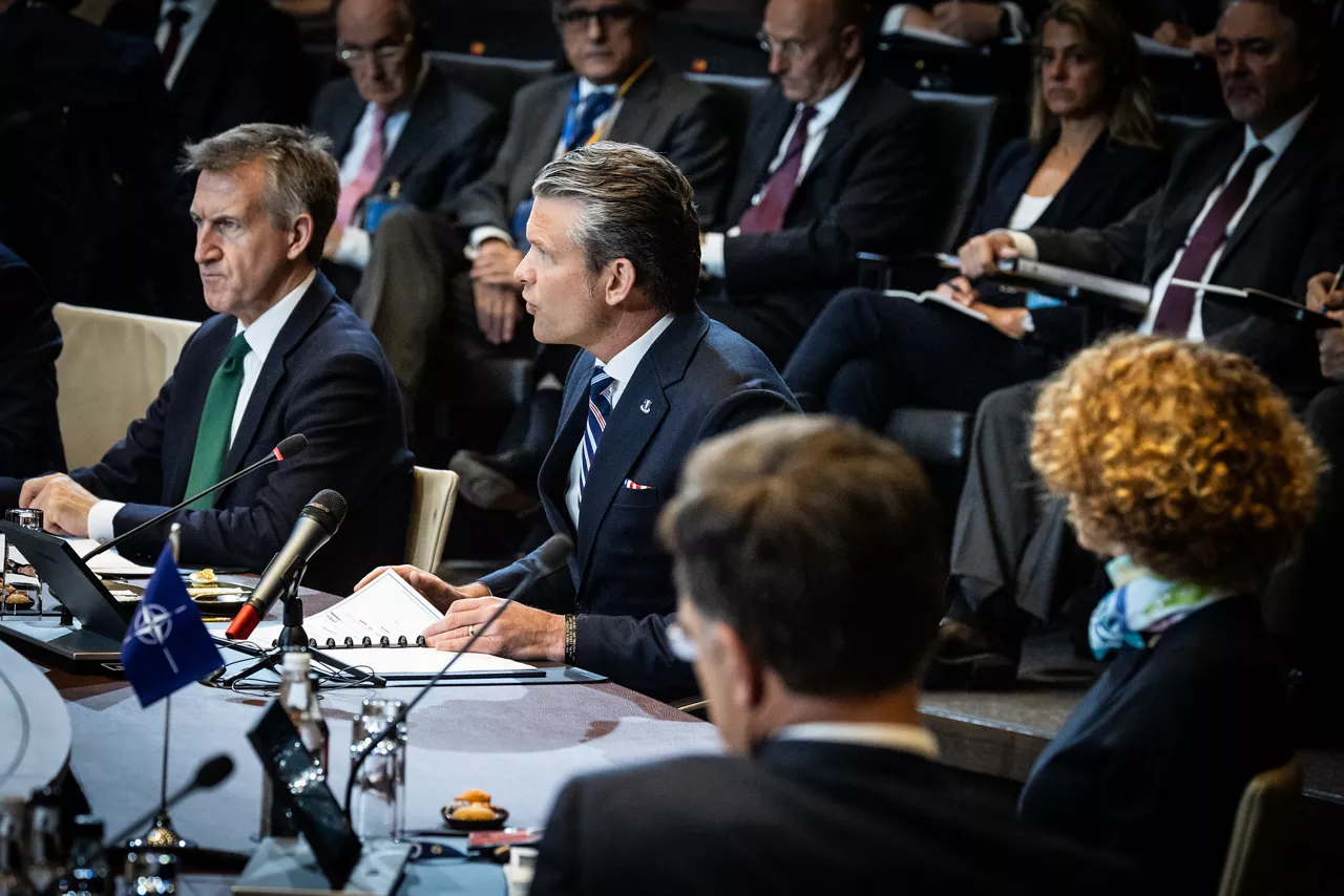 [from left to right] Dan Jarvis (Secretary of Defence, United Kingdom) and Pete Hegseth (US Secretary of War)
