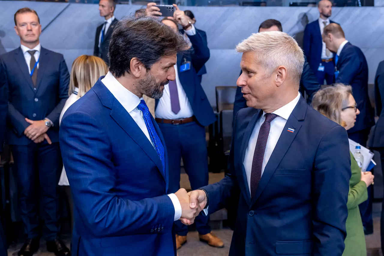 Robert Kaliňák (Minister of Defence, Slovak Republic) and Valentin Hajdinjak (Minister of Defence, Slovenia)
