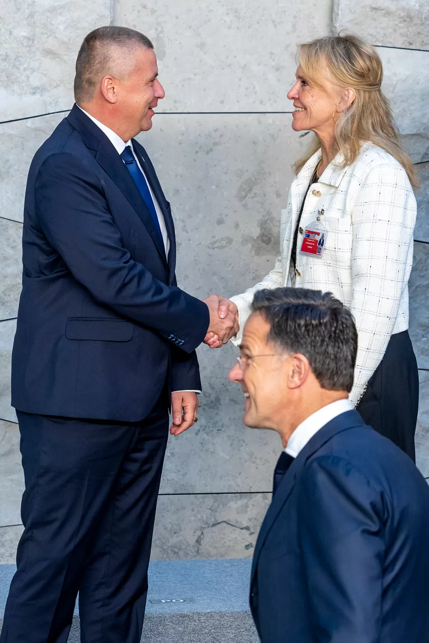 Romulusz Ruszin-Szendi  (Minister of Defence, Hungary) and Þorgerður Katrín Gunnarsdóttir (Minister of Foreign Affairs, Iceland)