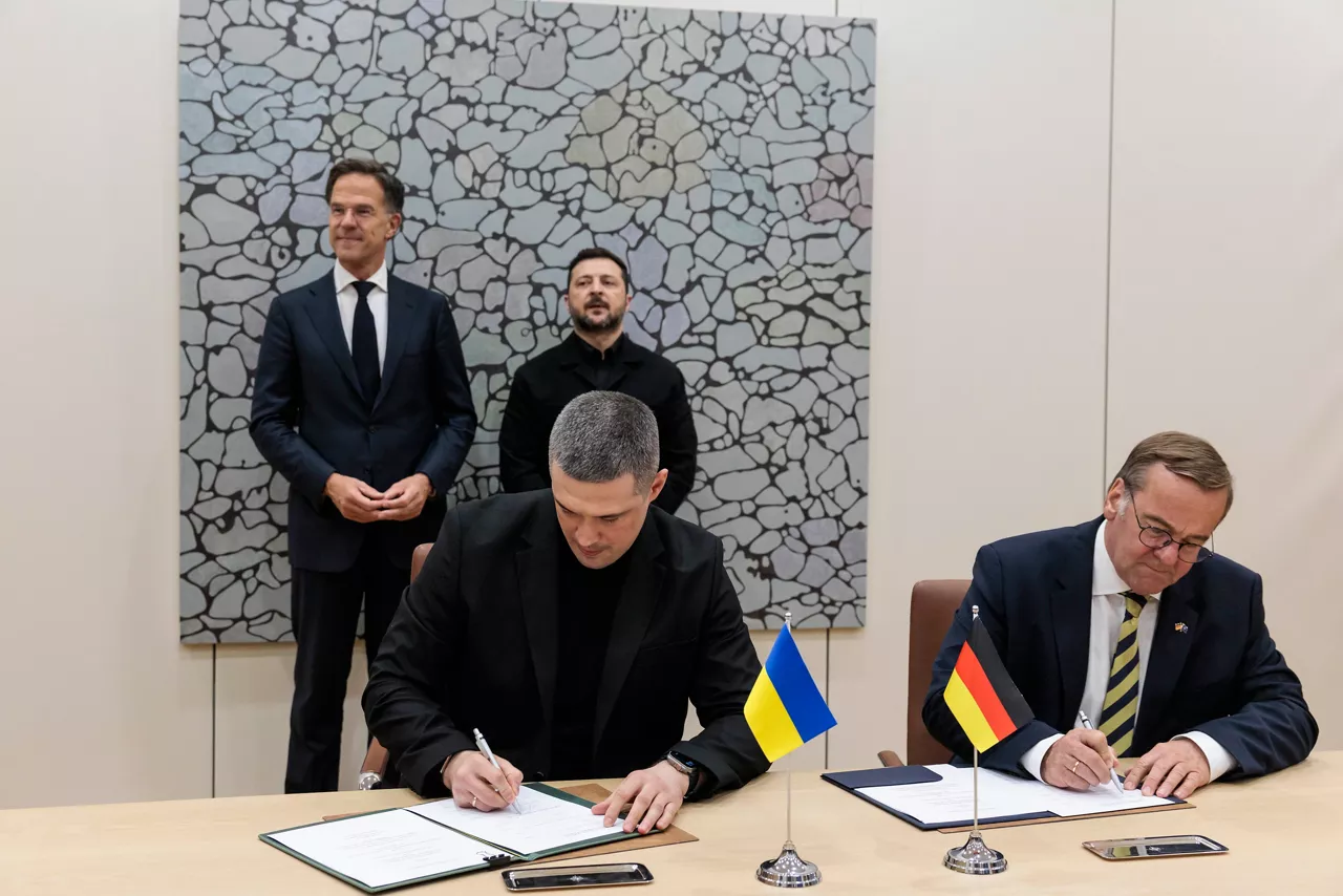 Mykhailo Fedorov (Minister of Defence, Ukraine) and Boris Pistorius (Minister of Defence, Germany) at the NATO Headquarters