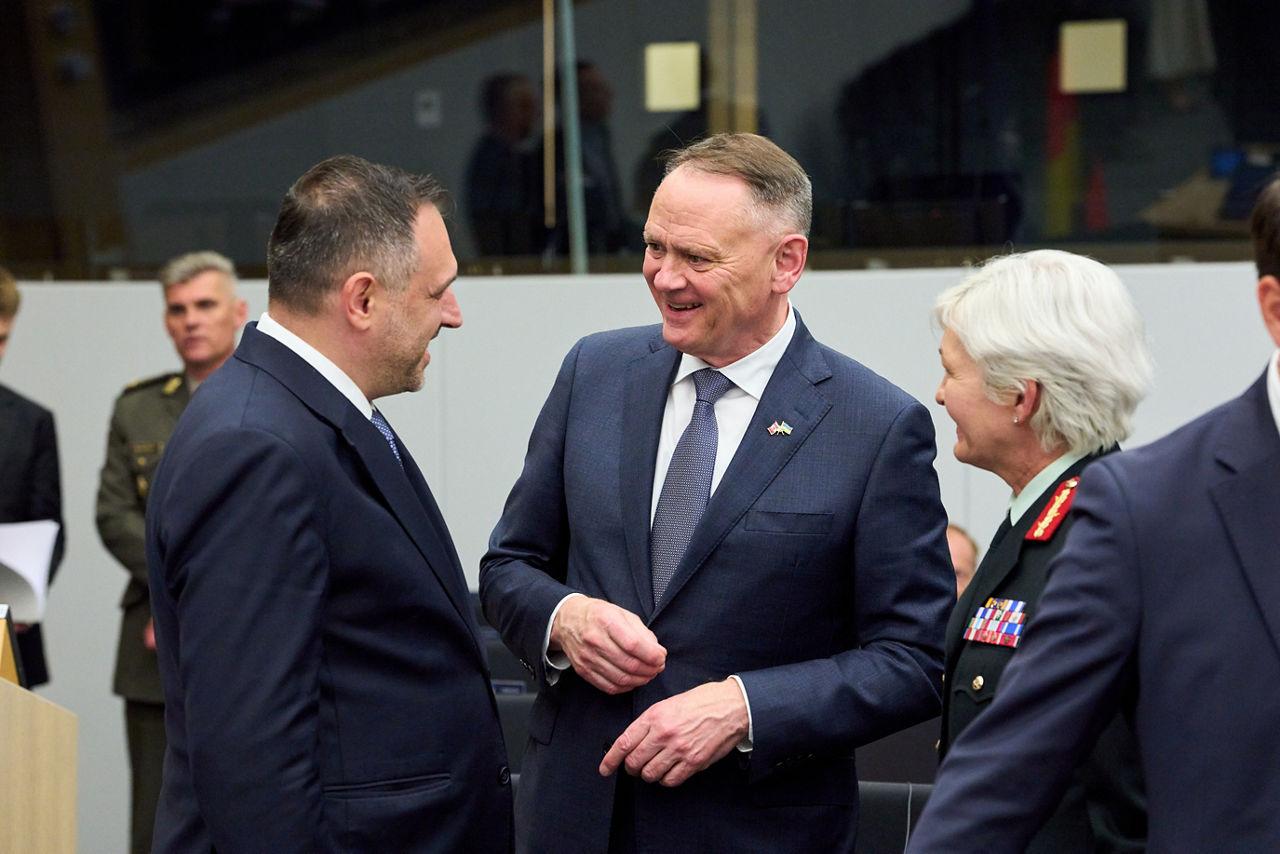 Ermal Nufi (Minister of Defence, Albania) and David McGuinty (Minister of Defence, Canada)