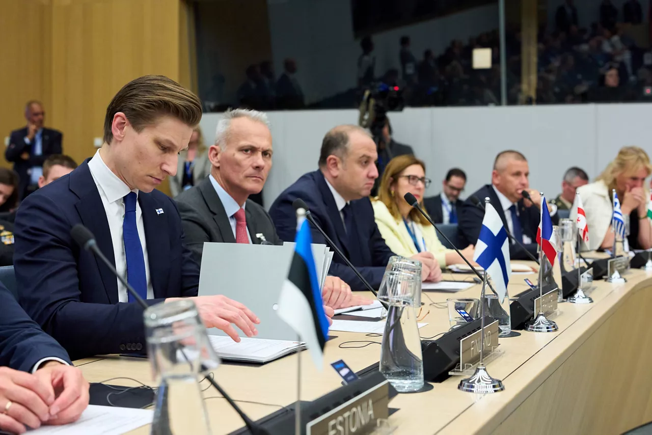 Antti Häkkänen (Minister of Defence, Finland), Representative for France, Irakli Chikovani (Minister of Defence, Georgia), Vasiliki Gounari (Permanent Representative, Greece), Romulusz Ruszin-Szendi  (Minister of Defence, Hungary), Þorgerður Katrín Gunnarsdóttir (Minister of Foreign Affairs, Iceland)