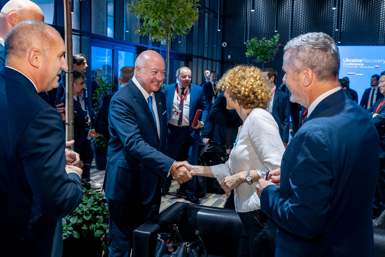 NATO Deputy Secretary General Radmila Shekerinska with Christian Stocker, Federal Chancellor of Austria