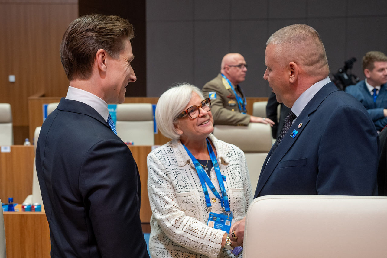 Left to right: Minister of Defence of Finland Antti Häkkänen and Minister of the Armed Forces of France Catherine Vautrin 