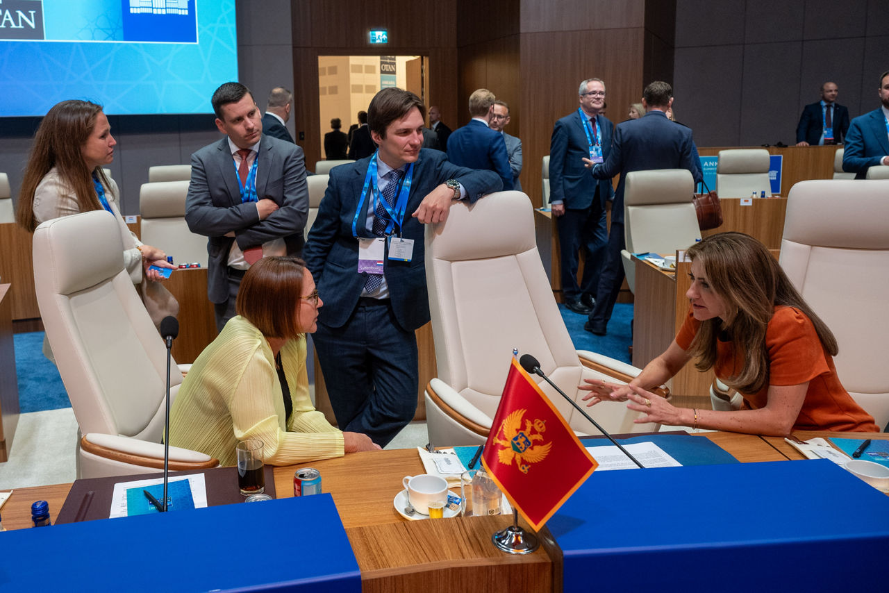 Seated: Minister of Defence of Luxembourg Yuriko Backes and Minister of Defence of the Netherlands Dilan Yeşilgöz-Zegerius,