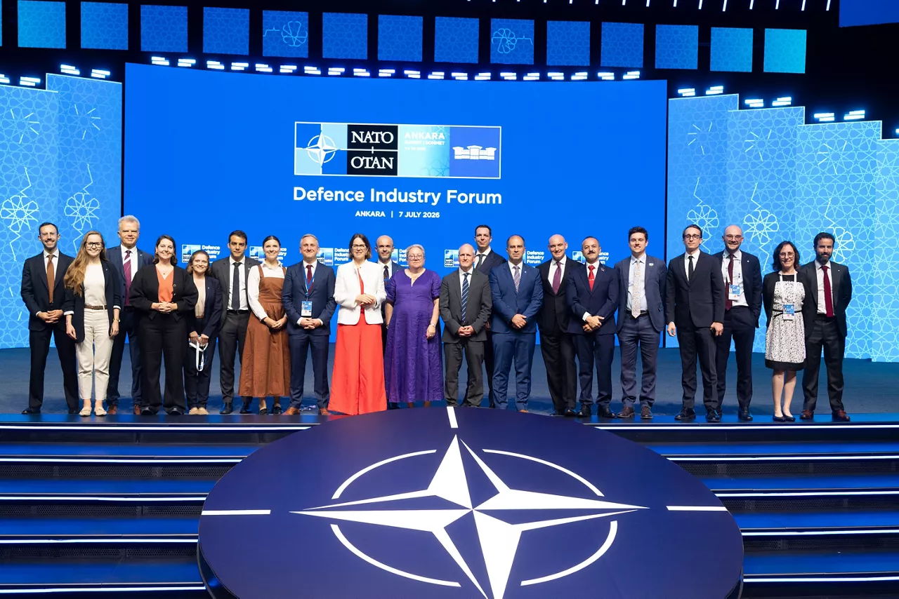 Group photo at the NATO Summit Defence Industry Forum