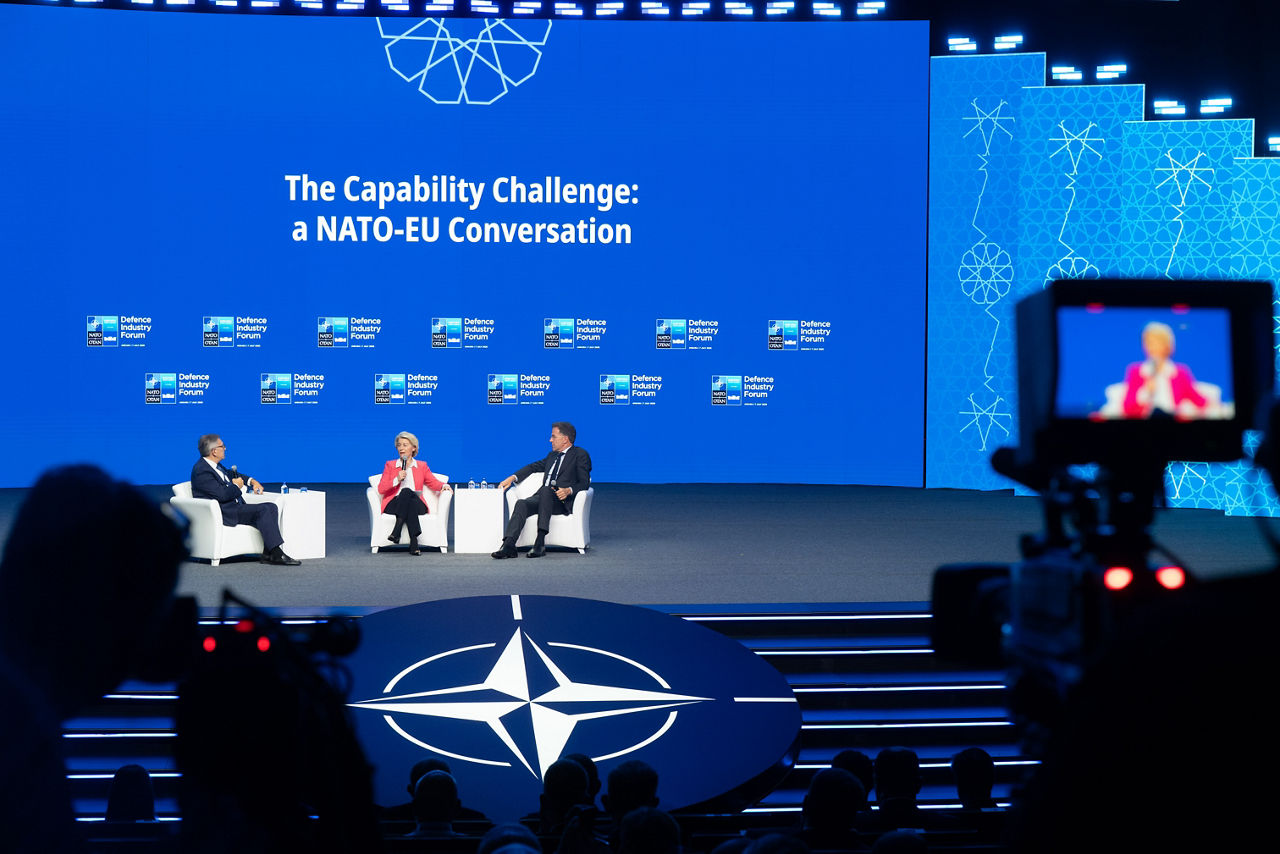 NATO Secretary General Mark Rutte and the President of the European Commission Ursula von der Leyen
discuss capability challenges at the NATO Summit Defence Industry Forum 
