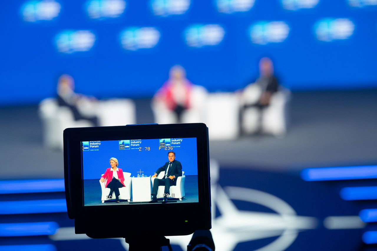 NATO Secretary General Mark Rutte and the President of the European Commission Ursula von der Leyen
discuss capability challenges at the NATO Summit Defence Industry Forum 