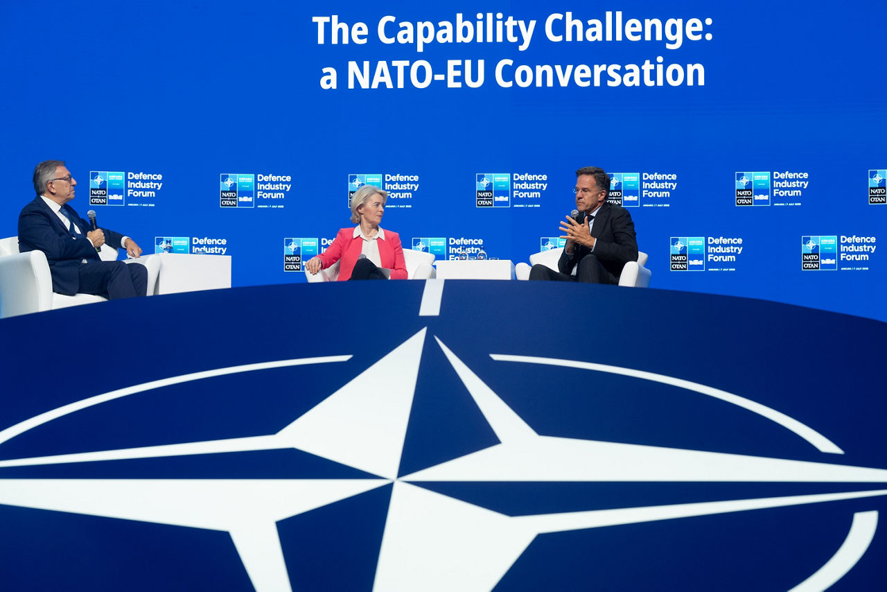 NATO Secretary General Mark Rutte and the President of the European Commission Ursula von der Leyen
discuss capability challenges at the NATO Summit Defence Industry Forum 