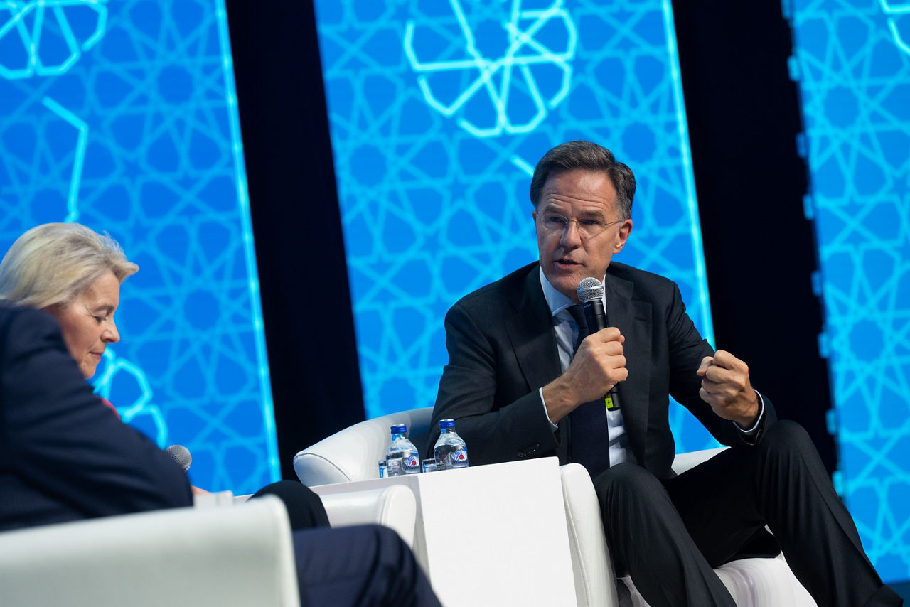 NATO Secretary General Mark Rutte and the President of the European Commission Ursula von der Leyen
discuss capability challenges at the NATO Summit Defence Industry Forum 