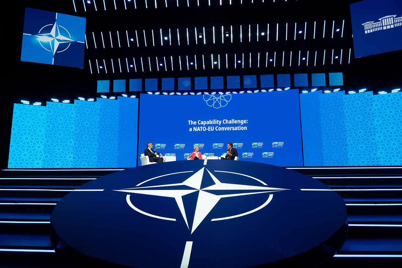 NATO Secretary General Mark Rutte and the President of the European Commission Ursula von der Leyen
discuss capability challenges at the NATO Summit Defence Industry Forum 