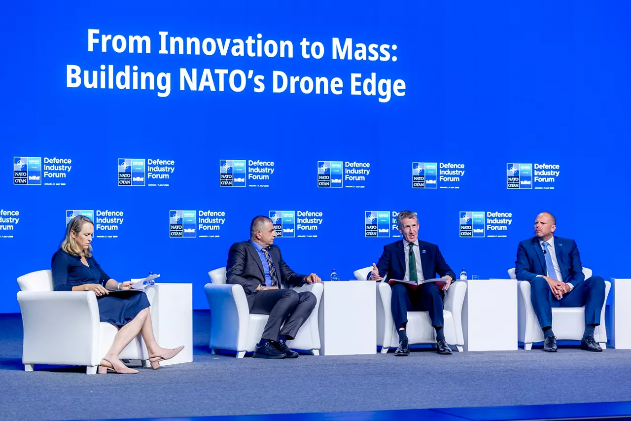 Minister of Defence of Belgium Theo Francken, Secretary of State for Defence of the United Kingdom Dan Jarvis and CEO Baykar Technologies Haluk Bayraktar