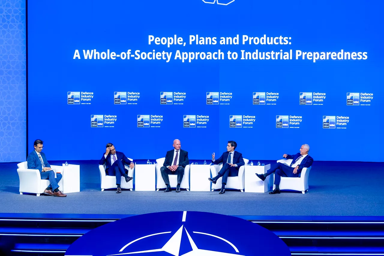 President of Finland Alexander Stubb, Prime Minister of the Netherlands Rob Jetten, CEO of Saab Group Micael Johansson, CEO of Leonardo Lorenzo Mariani moderated by Anton La Guardia from The Economist 