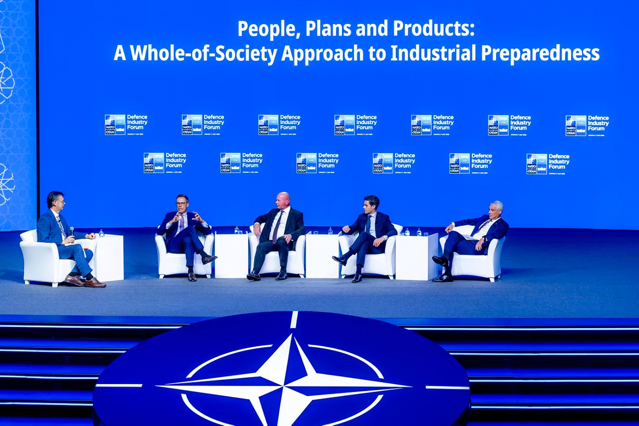 President of Finland Alexander Stubb, Prime Minister of the Netherlands Rob Jetten, CEO of Saab Group Micael Johansson, CEO of Leonardo Lorenzo Mariani moderated by Anton La Guardia from The Economist 