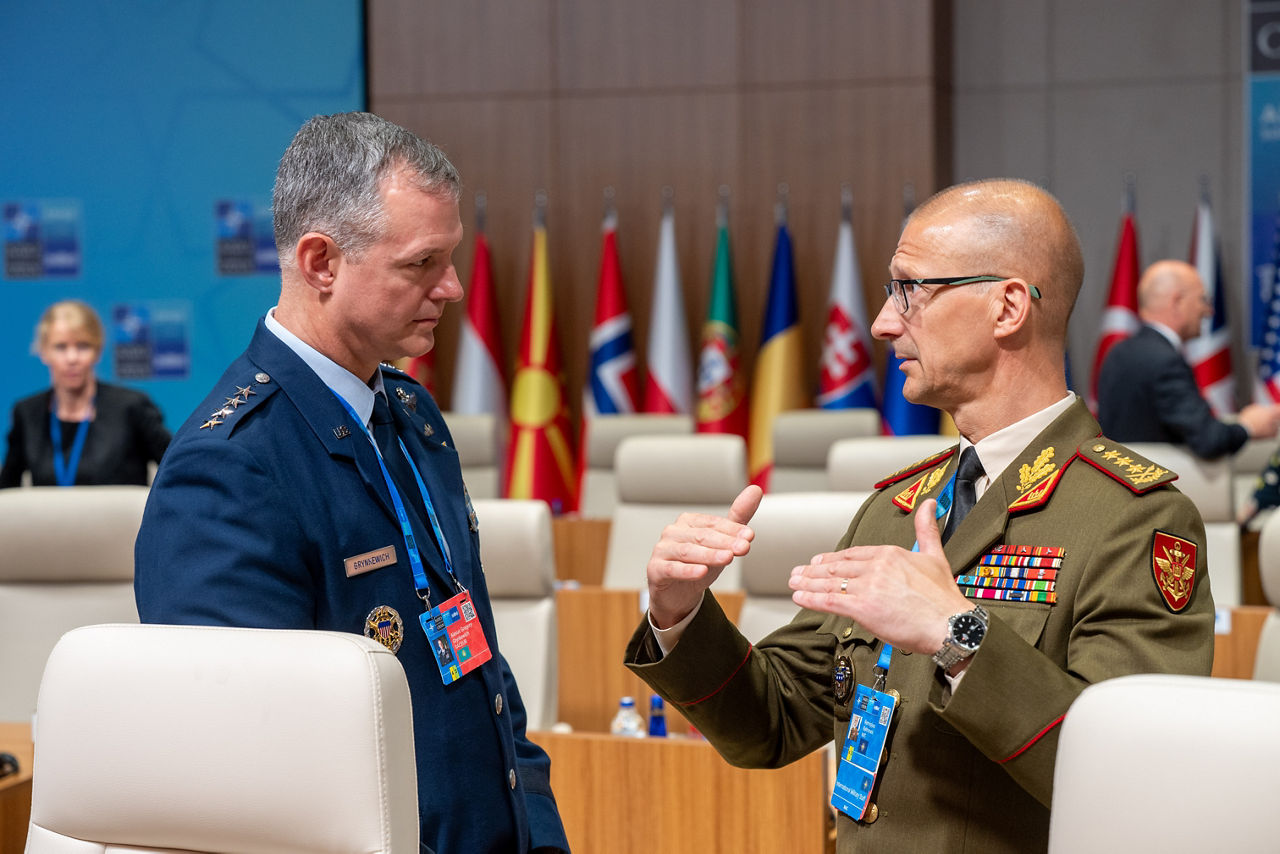Supreme Allied Commander Europe General Alexus G. Grynkewich and Director General of the International Military Staff Lieutenant General Remigijus Baltrėnas


