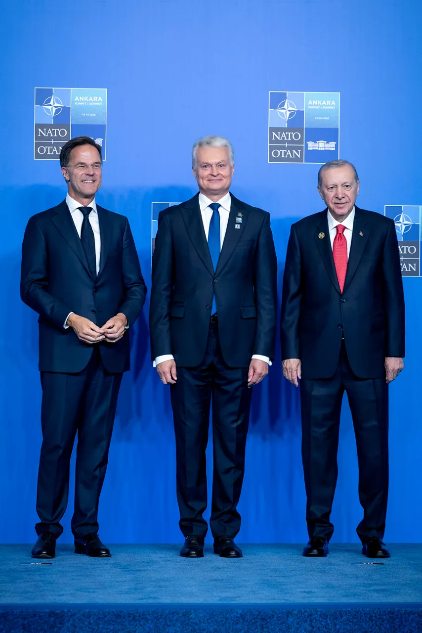 NATO Secretary General Mark Rutte and the President of the Republic of Türkiye Recep Tayyip Erdoğan welcome President of Lithuania Gitanas Nausėda 