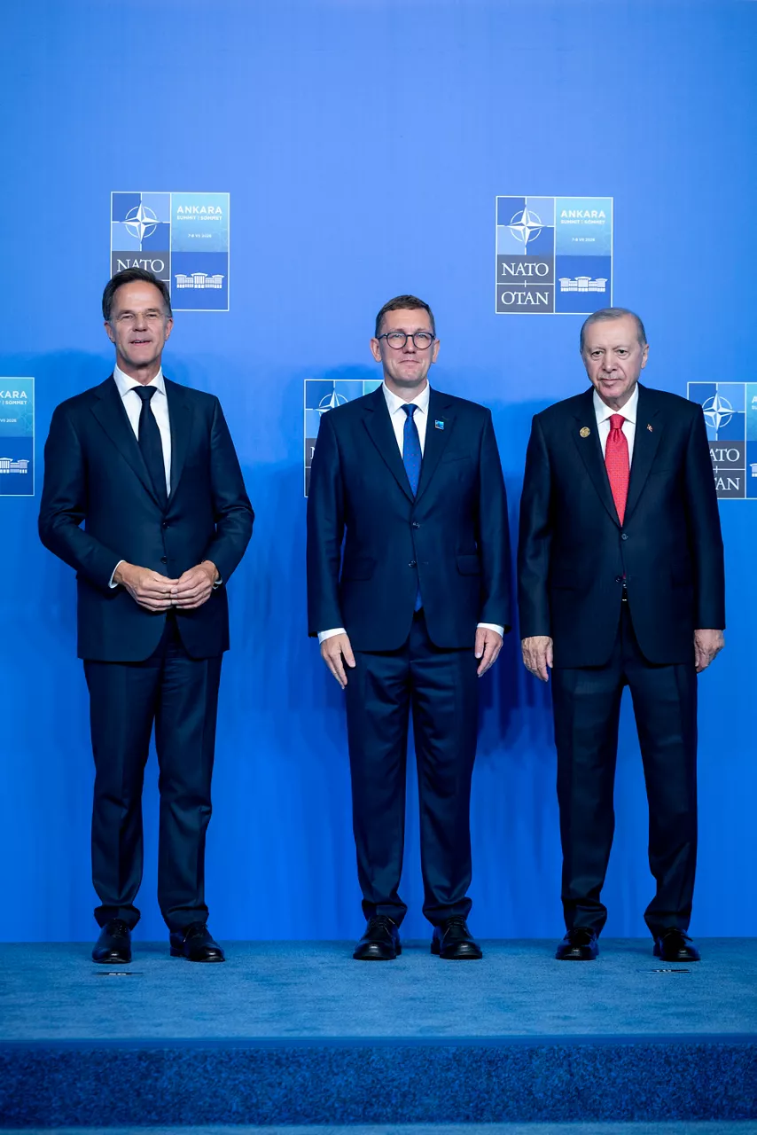 NATO Secretary General Mark Rutte and the President of the Republic of Türkiye Recep Tayyip Erdoğan welcome Prime Minister of Estonia Kristen Michal