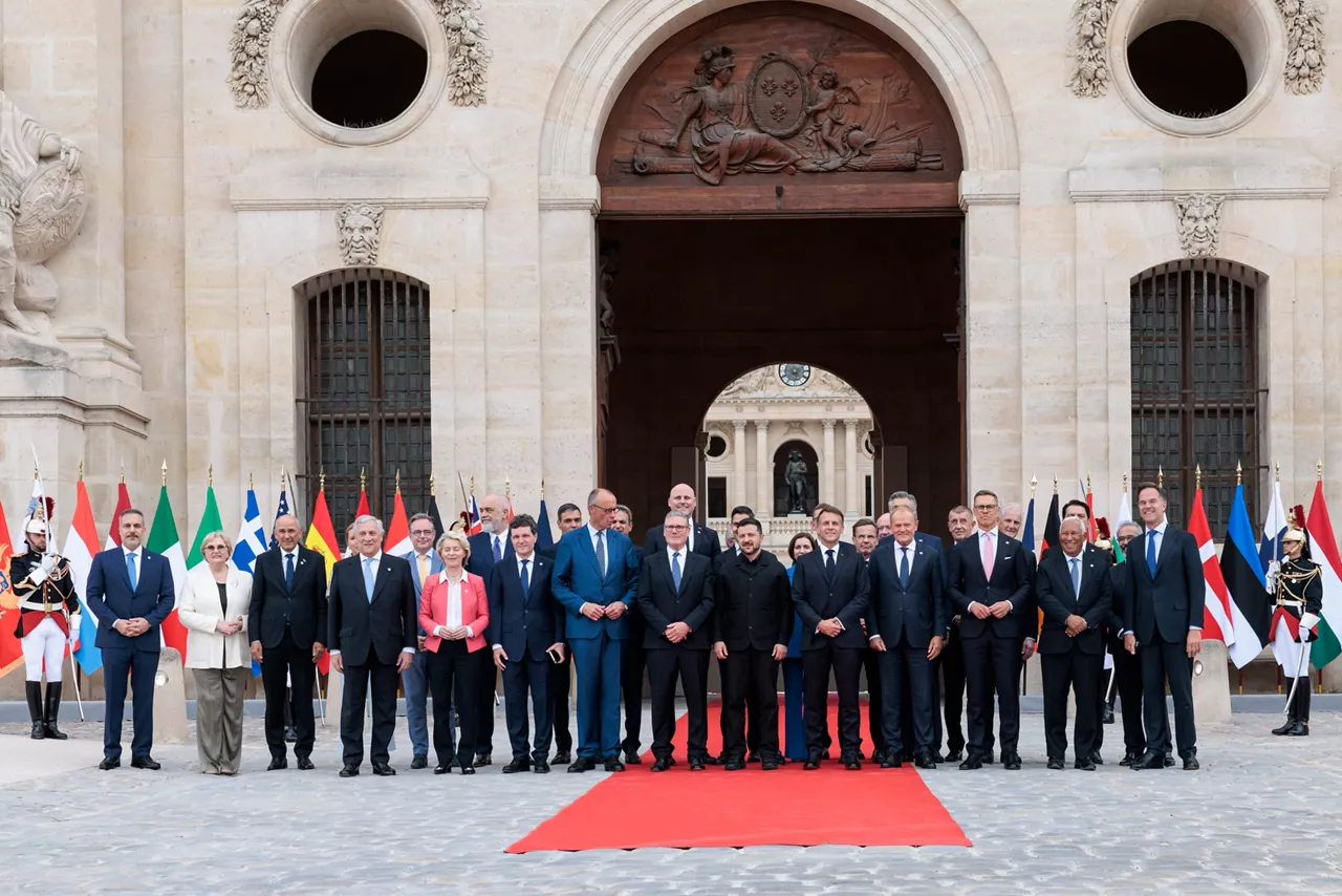 Group photo of the Coalition of the Willing meeting in Paris, France