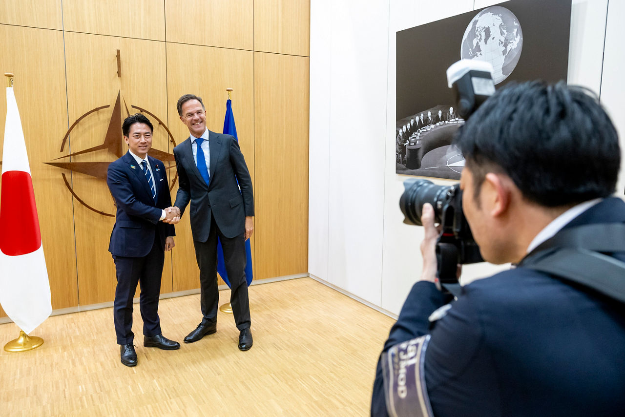 NATO Secretary General meets with the Minister of Defence of Japan