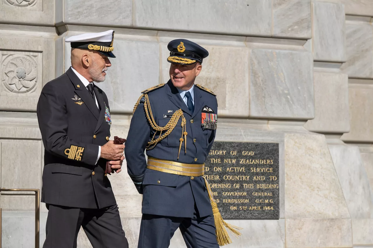 The Chair of the NATO Military Committee, Admiral Giuseppe Cavo Dragone with the Chief of Defence Force of New Zealand, Air Marshal Tony Davies.