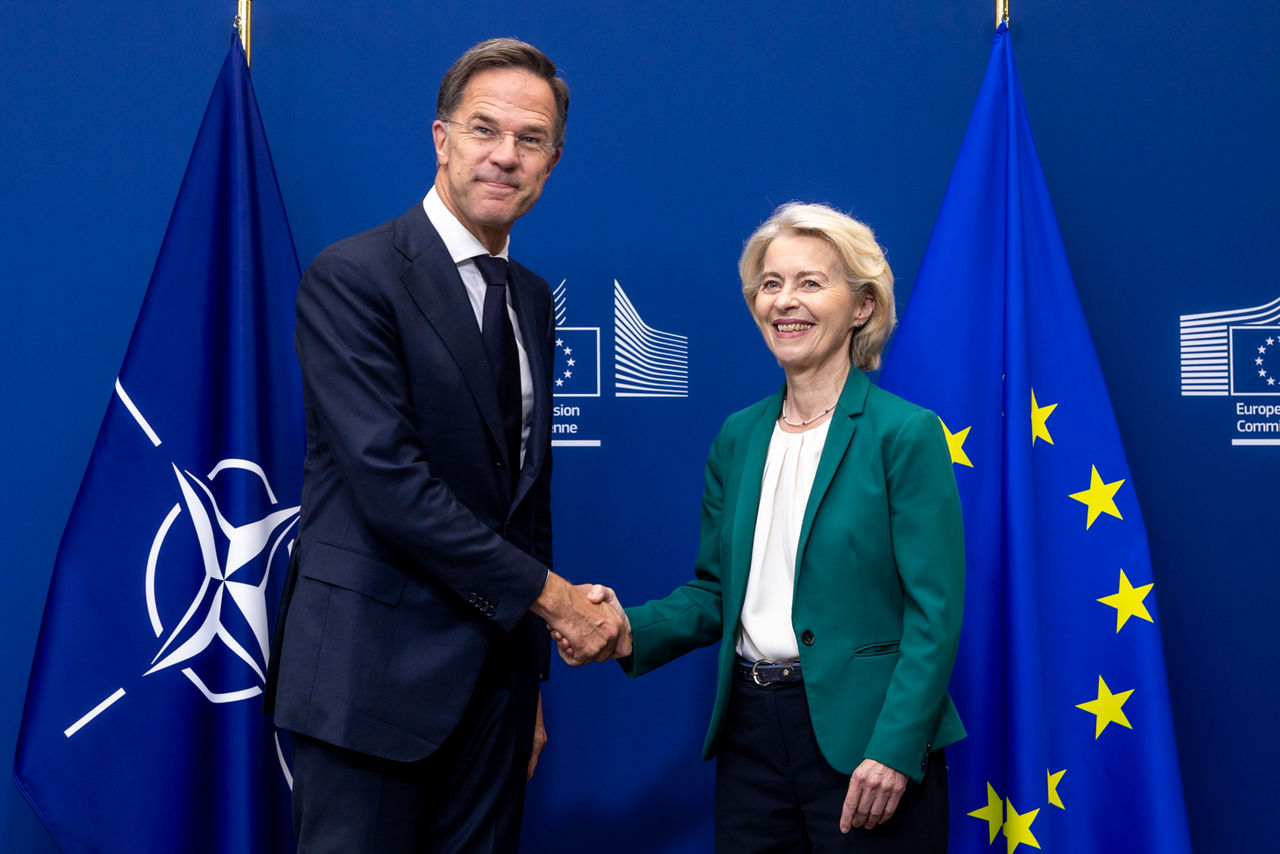 NATO Secretary General meets the President of the European Commission