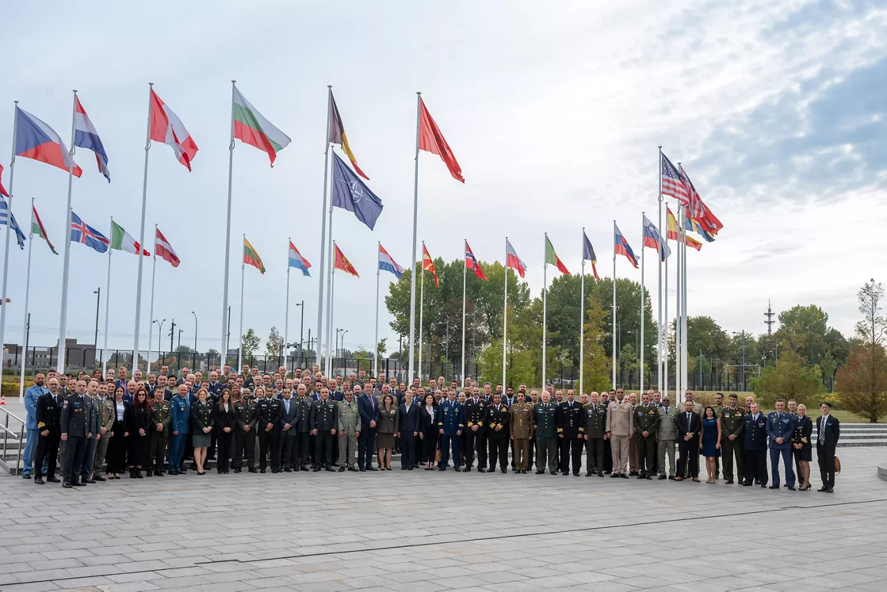 Group Photo - NATO Defence College visits HQ, 28 September 2026.
