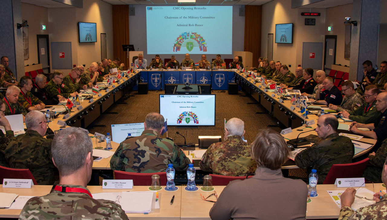 Visite du Comité militaire de l’OTAN au Commandement allié de forces ...