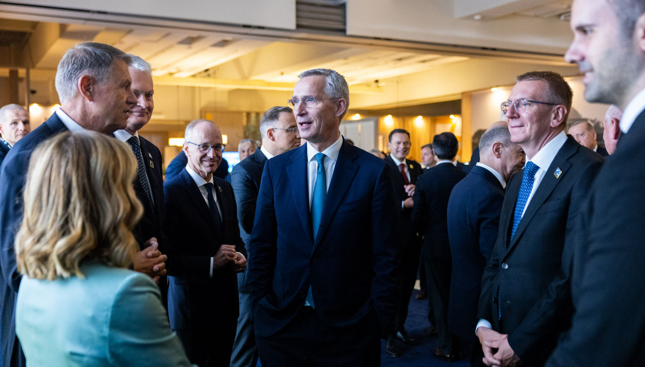 Left to right: President Klaus Werner Iohannis (Romania); President Gitanas Nausėda (Lithuania); NATO Secretary General Jens Stoltenberg; President Edgars Rinkēvičs (Latvia)
