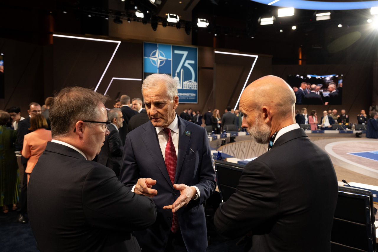 Left to right: Bjørn Arild Gram (Minister of Defence, Norway) with Jonas Gahr Støre (Prime Minister of Norway)