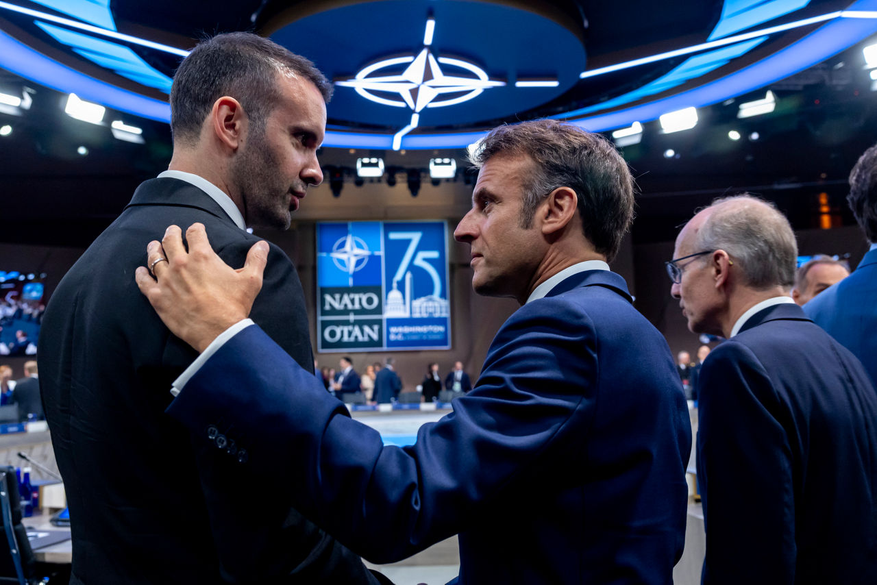 Left to right: Milojko Spajić (Prime Minister of Montenegro) with President Emmanuel Macron (France)