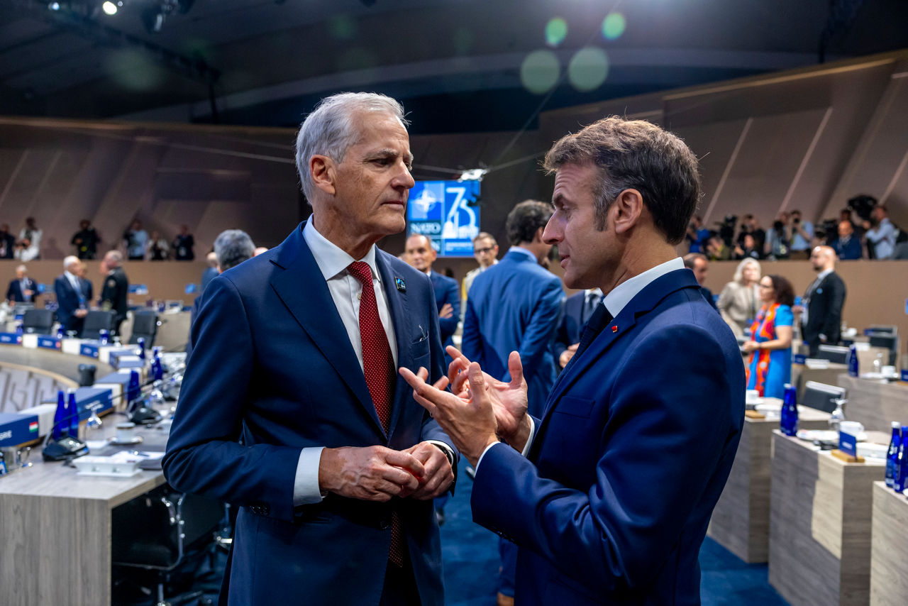 Left to right: Jonas Gahr Støre (Prime Minister of Norway) with President Emmanuel Macron (France)