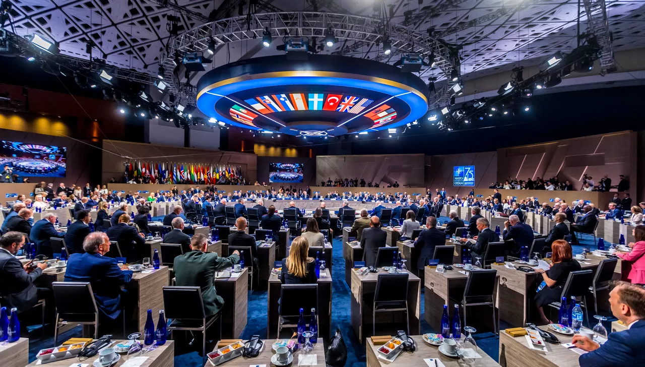 General view of the meeting