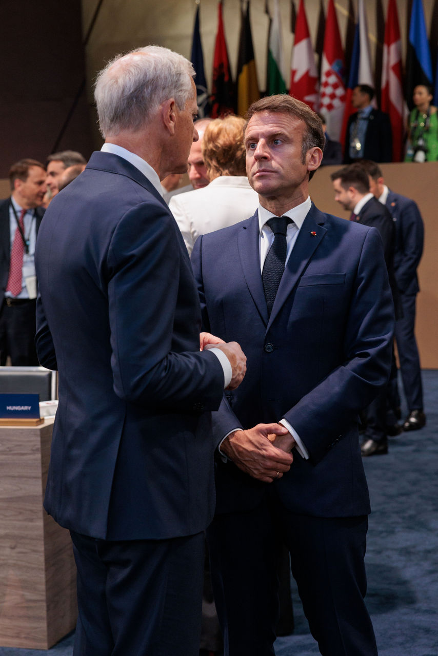 Left to right: Jonas Gahr Støre (Prime Minister of Norway) with President Emmanuel Macron (France)