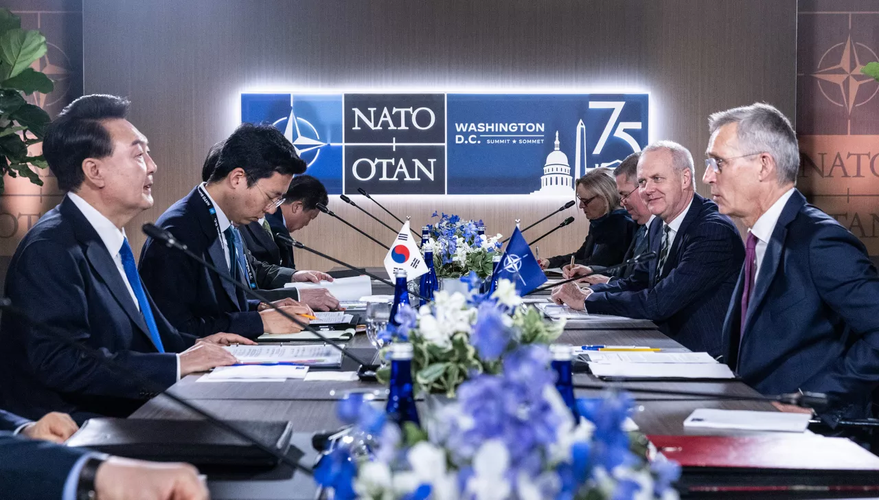 NATO Secretary General Jens Stoltenberg and Yoon Suk Yeol (President, Republic of Korea)