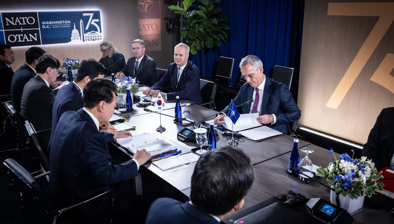 NATO Secretary General Jens Stoltenberg and Yoon Suk Yeol (President, Republic of Korea)