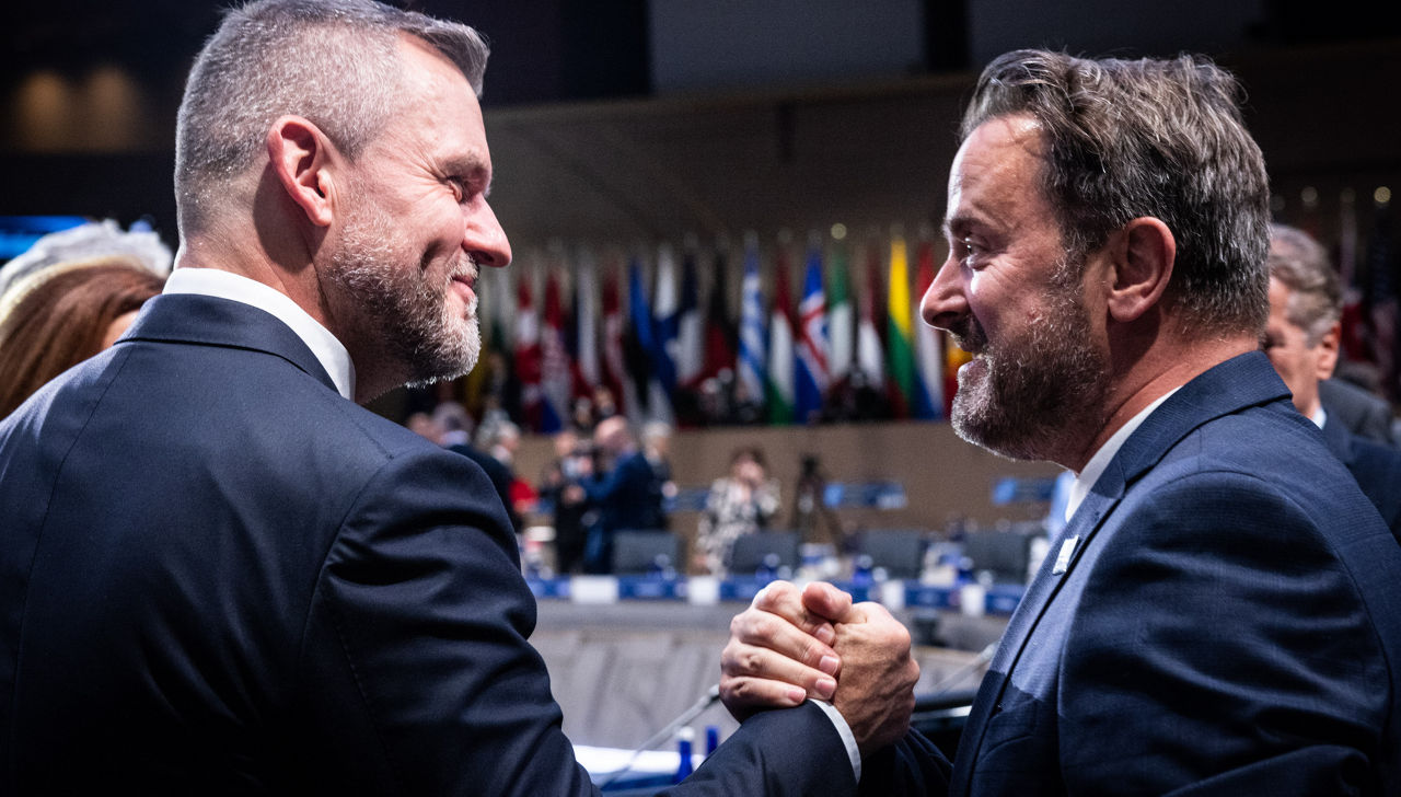 Left to right: Gabrielius Landsbergis (Minister of Foreign Affairs, Lithuania) with Xavier Bettel (Minister of Foreign Affairs, Luxembourg)