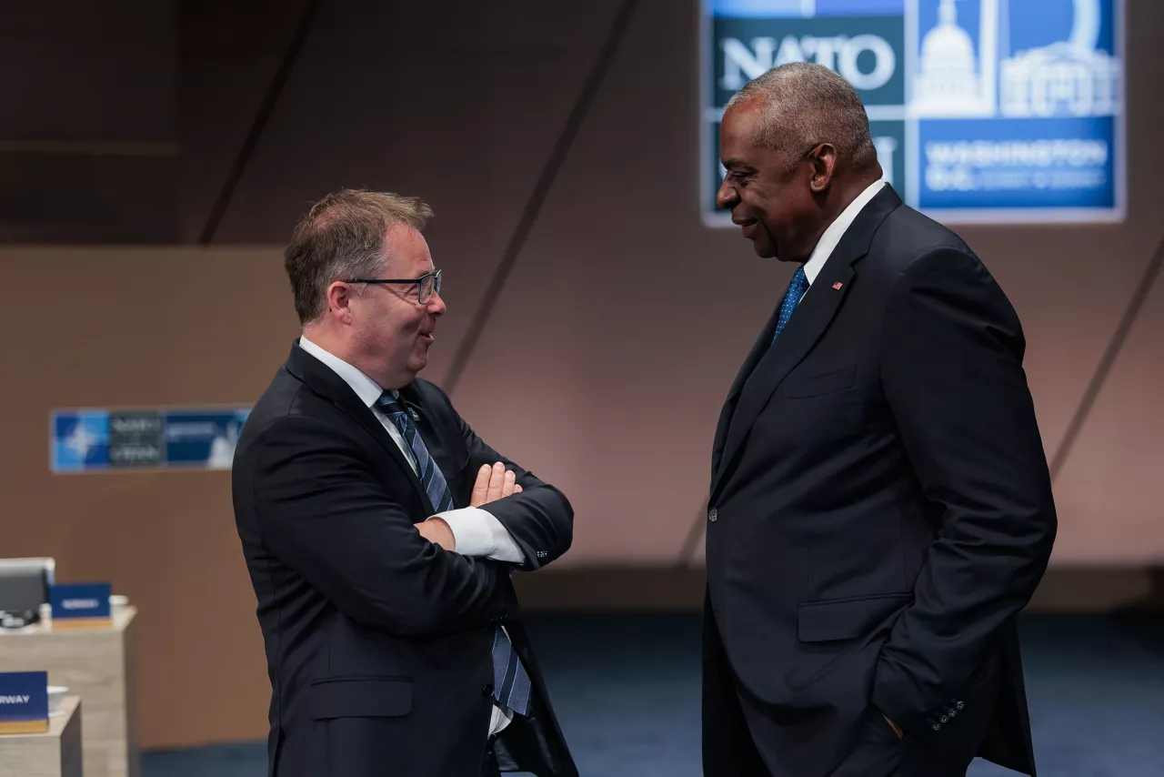 Left to right: Bjørn Arild Gram (Minister of Defence, Norway) talking with Lloyd J. Austin III (US Secretary of Defense)