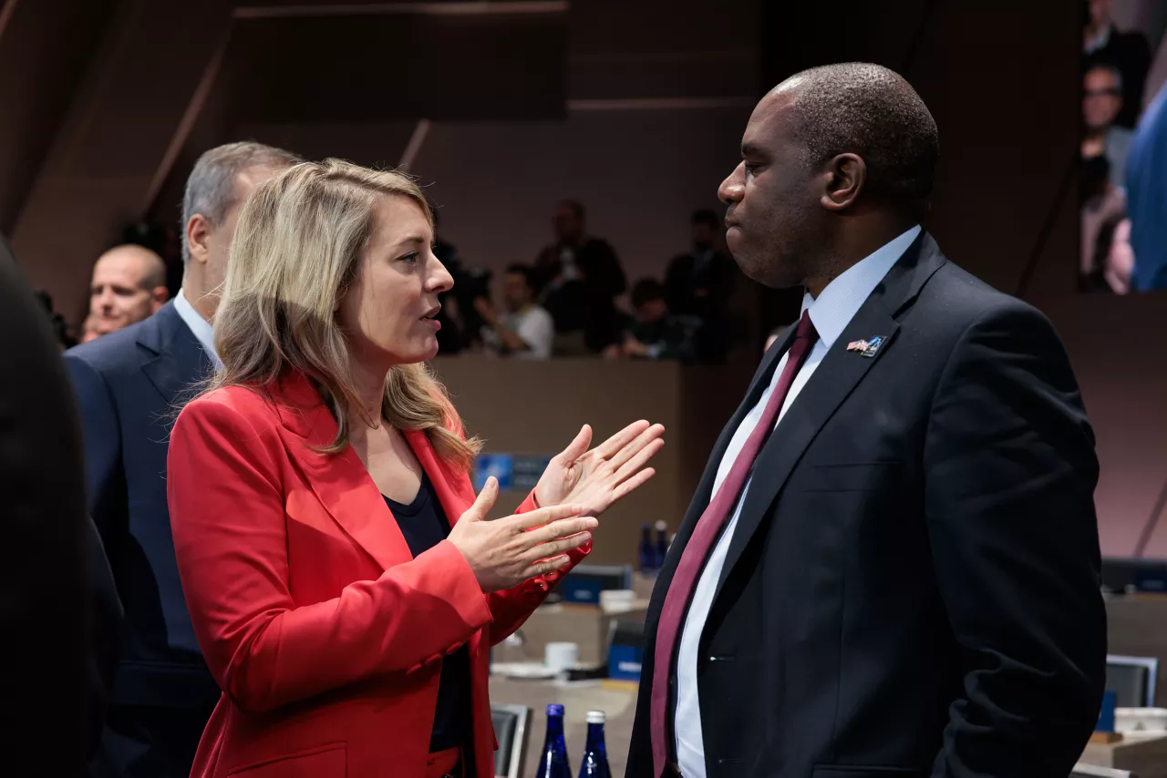 Left to right: Mélanie Joly (Minister of Foreign Affairs, Canada) talking with David Lammy (UK Secretary of State for Foreign Affairs)