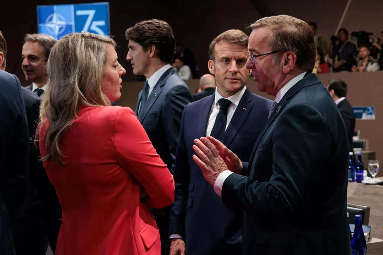 Left to right: Mélanie Joly (Minister of Foreign Affairs, Canada) with President Emmanuel Macron (France) and Boris Pistorius (Minister of Defence, Germany)