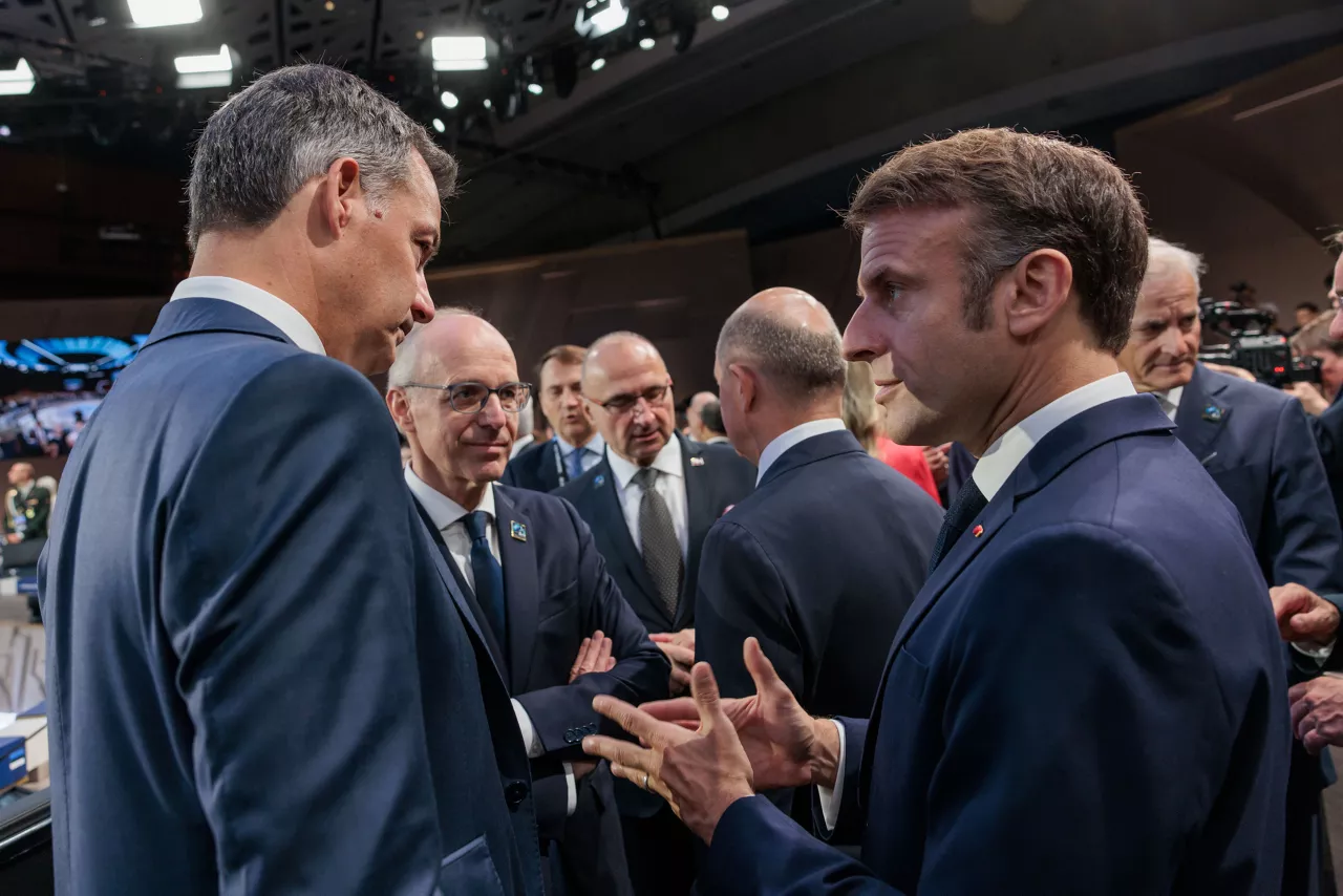 Left to right: Alexander De Croo (Prime Minister of Belgium) with Luc Frieden (Prime Minister of Luxembourg) and President Emmanuel Macron (France)