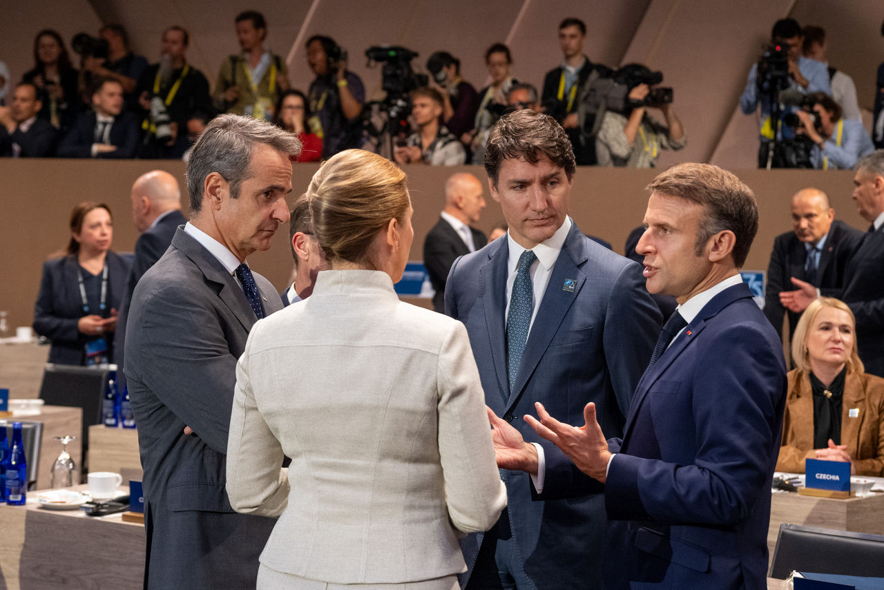 Left to right: Kyriakos Mitsotakis (Prime Minister of Greece); Mette Fredriksen (Prime Minister of Denmark); Justin Trudeau (Prime Minister of Canada); President Emmanuel Macron (France)