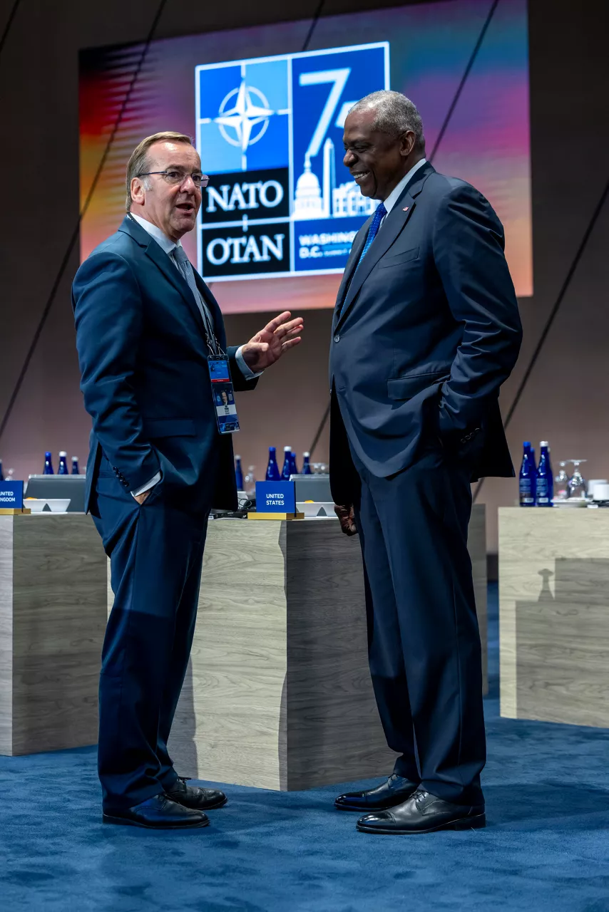 Left to right: Boris Pistorius (Minister of Defence, Germany) with Lloyd J. Austin III (US Secretary of Defense)