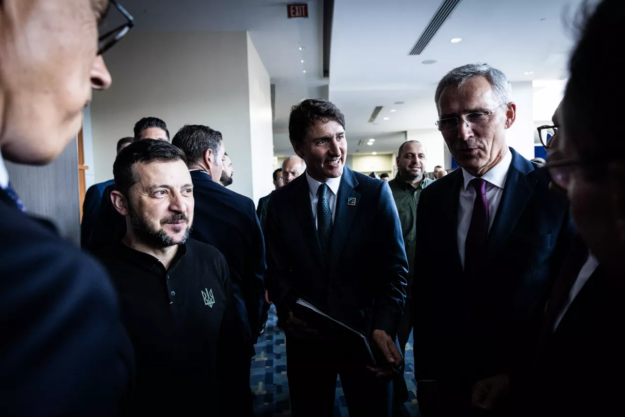 Left to right: President Volodymyr Zelenskyy (Ukraine) with Justin Trudeau (Prime Minister of Canada) and NATO Secretary General Jens Stoltenberg