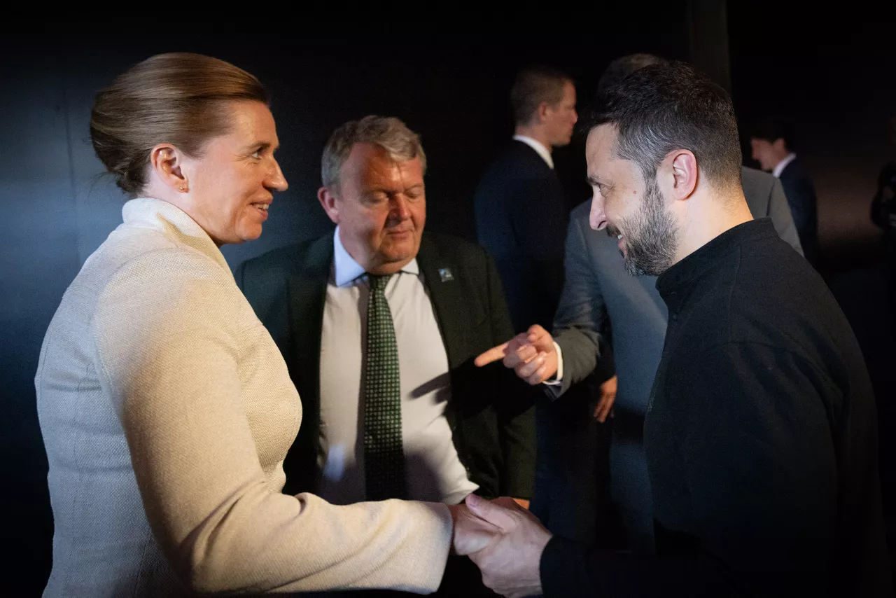 Left to right: Mette Fredriksen (Prime Minister of Denmark) with President Volodymyr Zelenskyy (Ukraine)